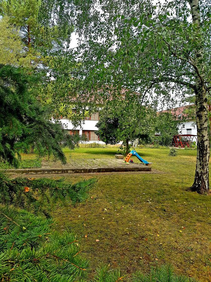 Roza Hotel Es Apartmanhaz Esztergom Bagian luar foto